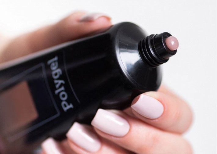 Що таке полігель і чому він кращий за гель-лак?